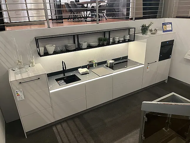 Ballerina Designküche Smart Glas Achatweiß mit schwarzer Keramik