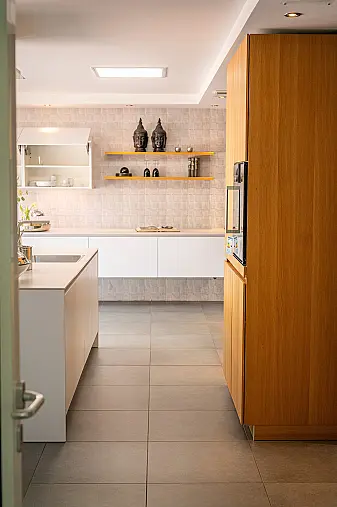 Edle Design Inselküche mit Gaggenau Elektrogeräten &amp; Silestone Arbeitsplatte