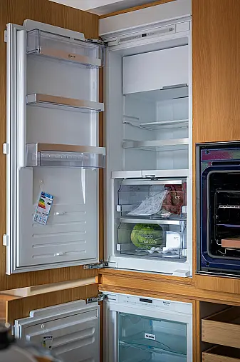 Edle Design Inselküche mit Gaggenau Elektrogeräten &amp; Silestone Arbeitsplatte