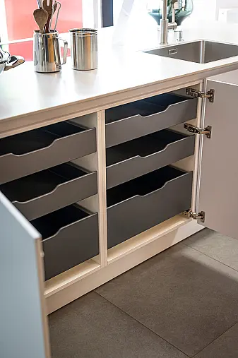 Edle Design Inselküche mit Gaggenau Elektrogeräten &amp; Silestone Arbeitsplatte