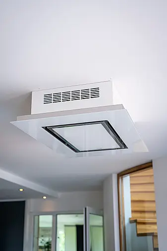 Edle Design Inselküche mit Gaggenau Elektrogeräten &amp; Silestone Arbeitsplatte
