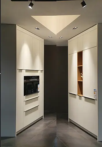 2 Hochschrank Zeilen jeweils für Backofen / Kühl-Gefrierkombination