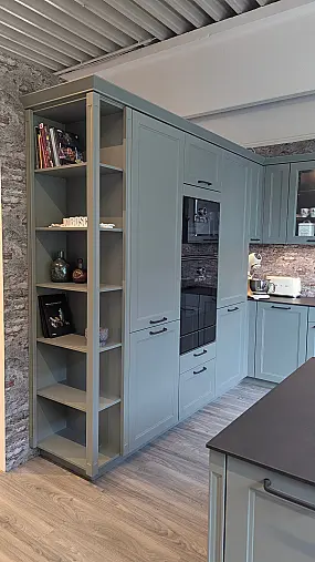 Wunderschöne Landhaus-Küche  mit BOSCH Geräten und Keramik APL