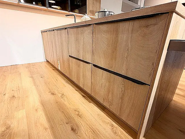 Natürlichkeit in ihrer schönsten Form - moderne Küche in Holz und Fango