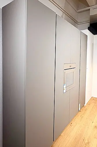 Natürlichkeit in ihrer schönsten Form - moderne Küche in Holz und Fango