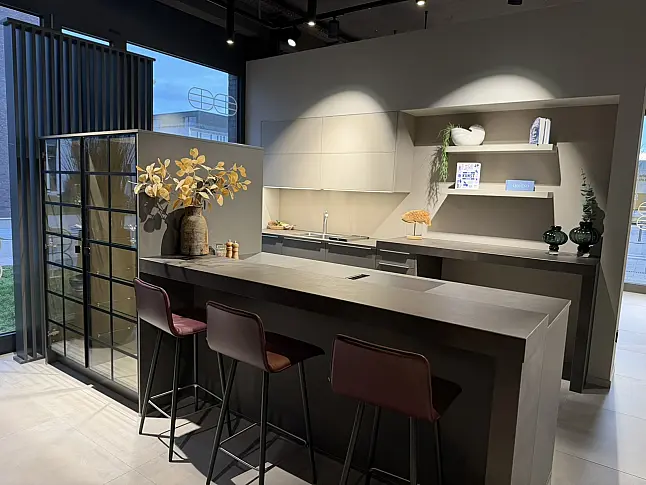 Trendfarben, Keramikarbeitsplatte &amp; exklusive Gaggenau-Geräte