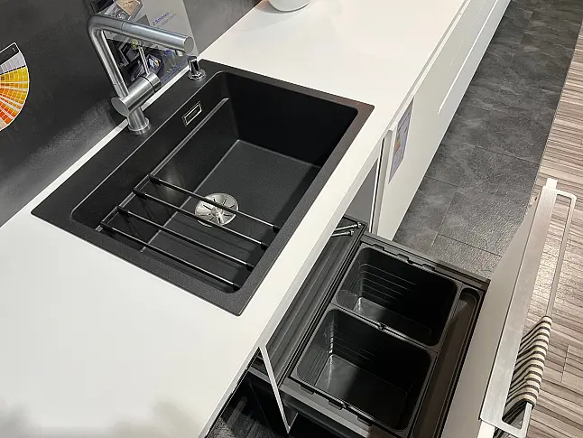 Moderne und frische Küche in Farbkombination mit Weinkühlschrank von AMICA und BORA PUXU2R /H- // Preis nochmals deutlich reduziert- Wir brauchen Platz!