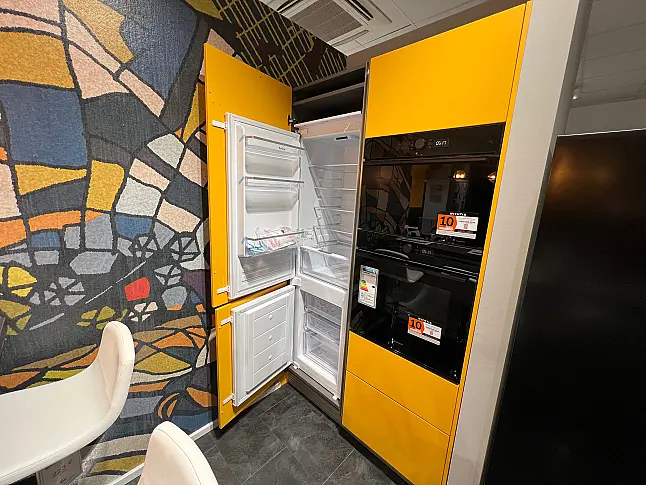 Moderne und frische Küche in Farbkombination mit Weinkühlschrank von AMICA und BORA PUXU2R /H- // Preis nochmals deutlich reduziert- Wir brauchen Platz!
