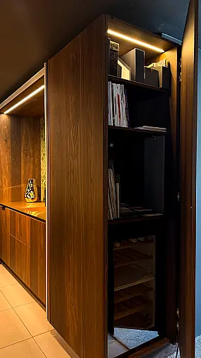 Eggersmann furnierte Echtholz Küche mit Messing Insel