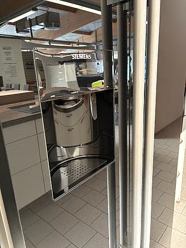 Sehr hochwertige Küche mit Theke