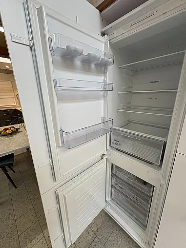 Zeitlose L-Küche in articweiß