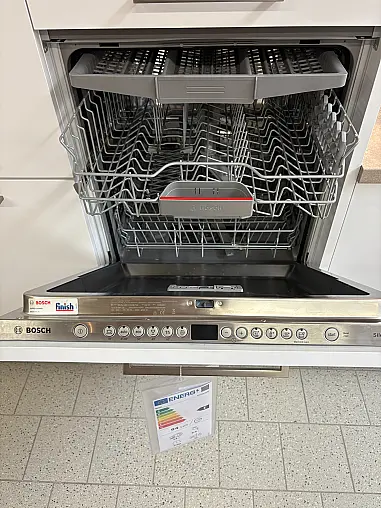 Zeitlose L-Küche in articweiß