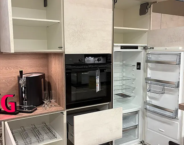 Moderne Küche mit Kücheninsel und Theke