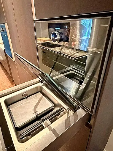 edle Designküche mit Kochinsel