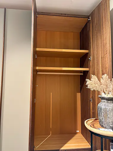 Drehtürenschrank