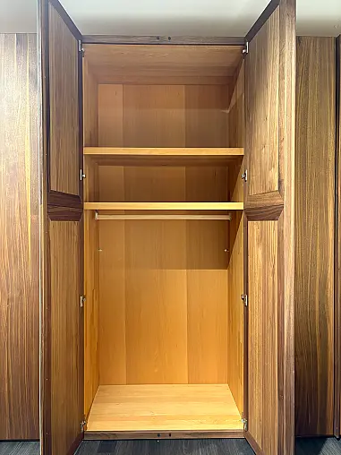 Drehtürenschrank