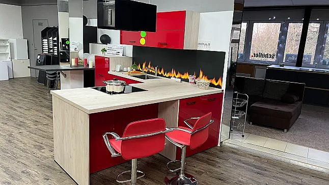 Ausstellungsküche Küchen von schöne in hochglänzende moderne rote Pforzheim Sehr Merk Impuls-Musterküche Küche: