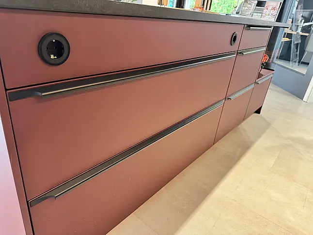 Easytouch Lacklaminat Graphitschwarz mit Bosch Geräte und eine Granit Arbeitsplatte Abholung in Herne