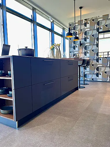 Moderne Einbauküche Graphit UV Mattlack AV 2135 mit Edelstahl 8 mm und Kunststoff Arbeitsplatte 25mm Stärke graphit matt PerfectSense