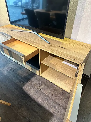 Wohnkombination in Eiche Altholz