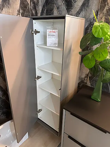 Badkombination in Lack Taupegrau und Korpus schwarz