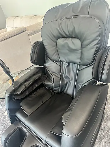 hochwertiger Shiatsu Massagesessel in schwarz
