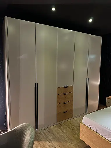 Schlafzimmer-Set in Lack Seidengrau