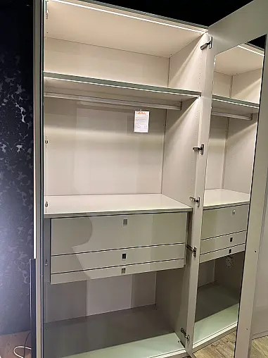 Schlafzimmer-Set in Lack Seidengrau