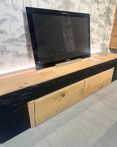 Wohnkombination in Wildeiche Rustiko schwarz und Glas Firneis dark