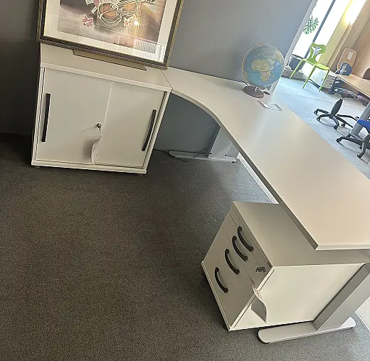Bürokombination in weiß mit Bügelgriff in Anthrazit