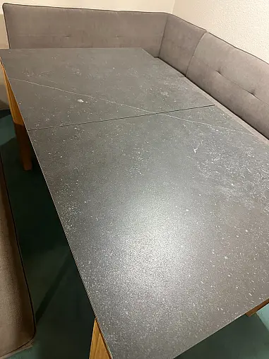 Esstisch in Eiche geölt / Dekton Fossil