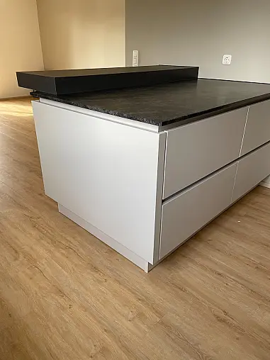 GRIFFLOSE KÜCHEN SIND EIN DESIGNSTATEMENT.