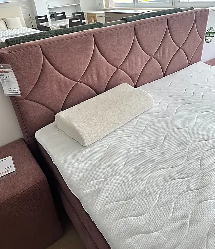 hochwertiges Boxspringbett mit Tonnentaschenfederkern