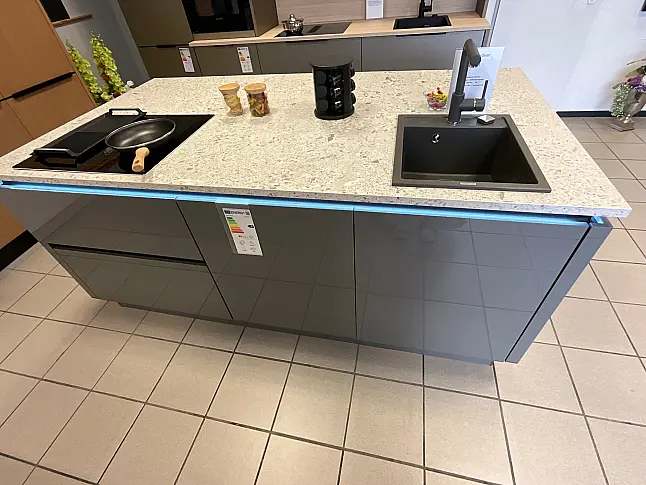 Insel und Highboard