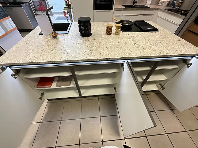 Insel und Highboard