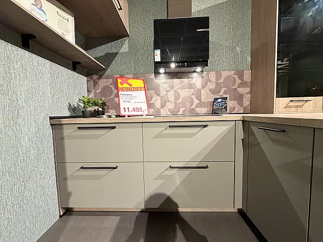 Moderne Nobilia Küche in Eiche Bergamo/Sand