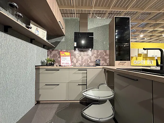 Moderne Nobilia Küche in Eiche Bergamo/Sand