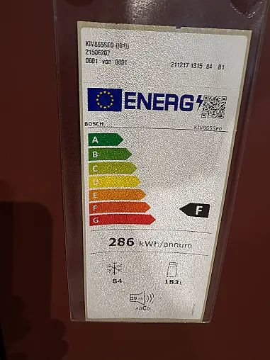 Moderne Nobilia Küche Mondo in Lacklaminat Rostrot seidenmatt