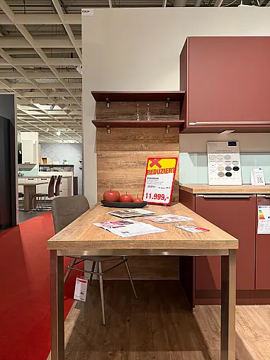 Moderne Nobilia Küche Mondo in Lacklaminat Rostrot seidenmatt