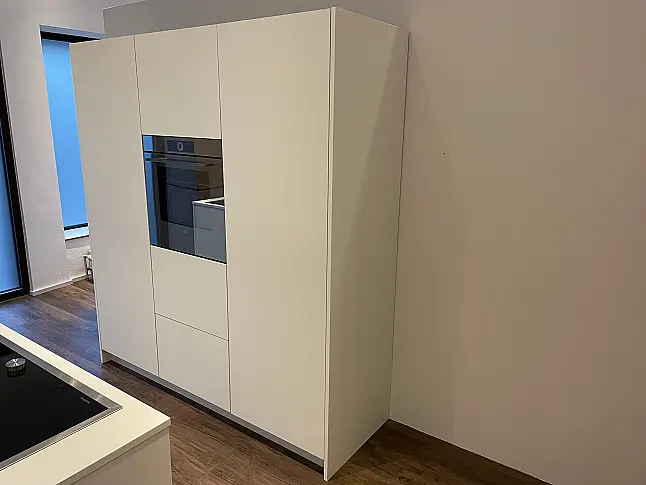 Design-Inselküche in Schreinerqualität mit toller Ausstattung! Top-Geräte von Gaggenau, V-Zug &amp; Liebherr|Eiche|Push-to-Open!