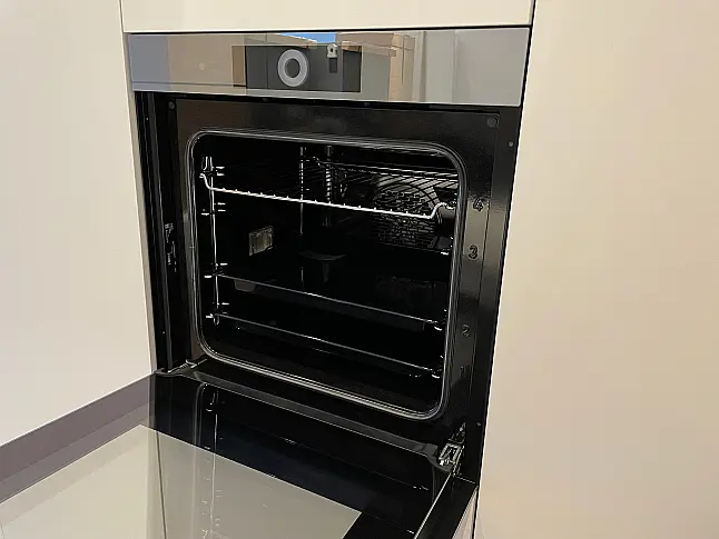 Design-Inselküche in Schreinerqualität mit toller Ausstattung! Top-Geräte von Gaggenau, V-Zug &amp; Liebherr|Eiche|Push-to-Open!