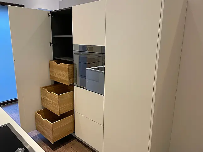 Design-Inselküche in Schreinerqualität mit toller Ausstattung! Top-Geräte von Gaggenau, V-Zug &amp; Liebherr|Eiche|Push-to-Open!