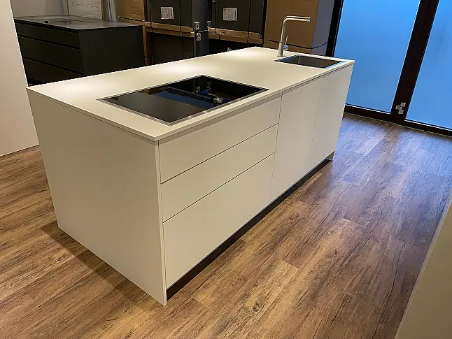 Design-Inselküche in Schreinerqualität mit toller Ausstattung! Top-Geräte von Gaggenau, V-Zug &amp; Liebherr|Eiche|Push-to-Open!