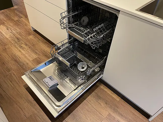 Design-Inselküche in Schreinerqualität mit toller Ausstattung! Top-Geräte von Gaggenau, V-Zug &amp; Liebherr|Eiche|Push-to-Open!