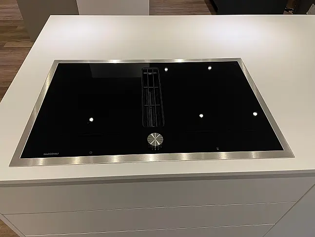 Design-Inselküche in Schreinerqualität mit toller Ausstattung! Top-Geräte von Gaggenau, V-Zug &amp; Liebherr|Eiche|Push-to-Open!