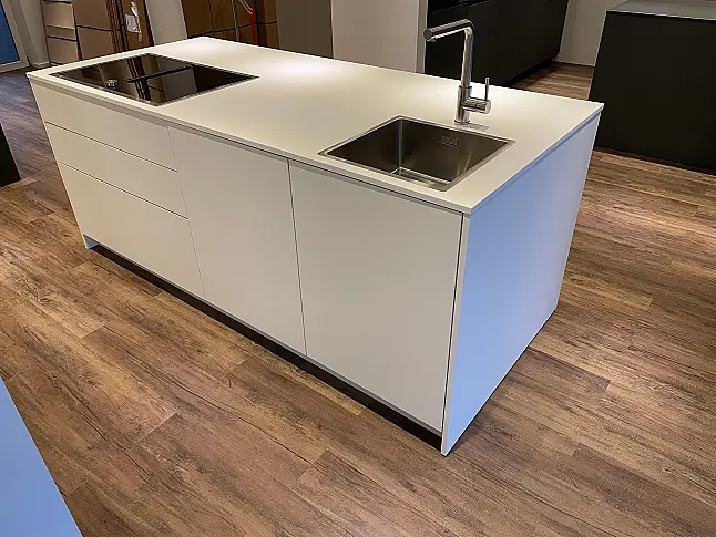 Design-Inselküche in Schreinerqualität mit toller Ausstattung! Top-Geräte von Gaggenau, V-Zug &amp; Liebherr|Eiche|Push-to-Open!