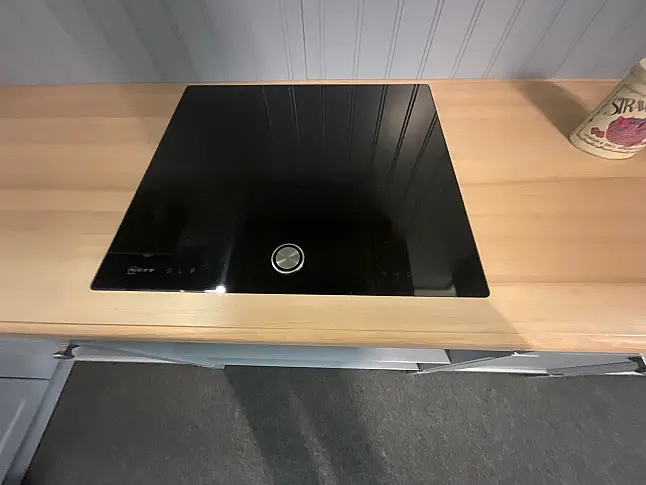 klassische Landhausküche mit Rahmenfront lackiert - Massivholz / Arbeitsplatte 40mm Massivholz