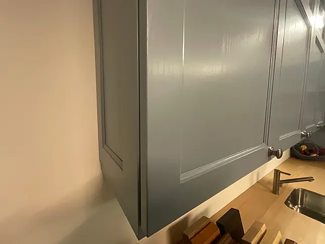 klassische Landhausküche mit Rahmenfront lackiert - Massivholz / Arbeitsplatte 40mm Massivholz