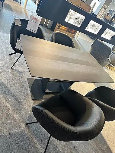 Essgruppe mit Rindenbeleuchtung