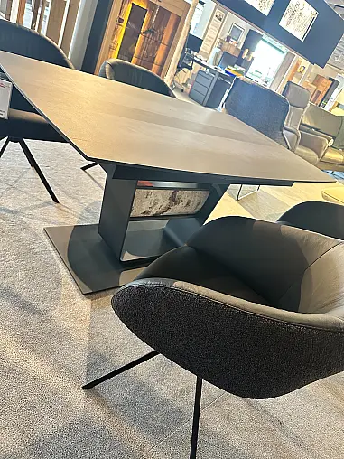 Essgruppe mit Rindenbeleuchtung